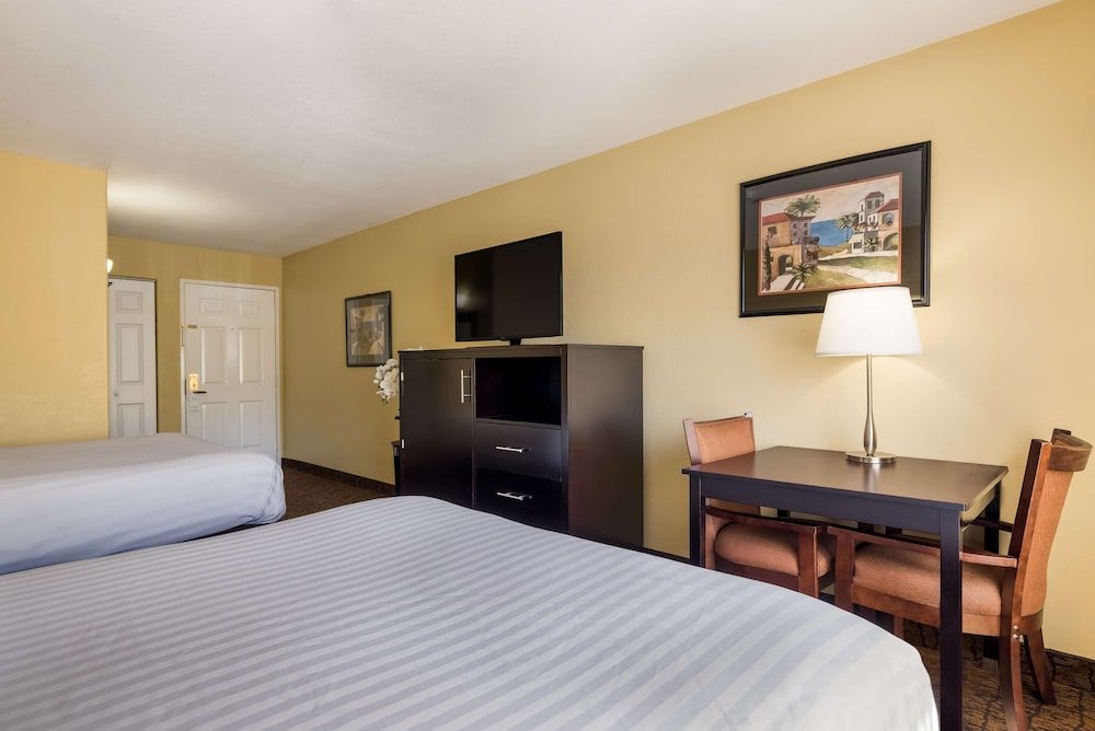 Best Western Escondido Hotel Standard Room, 2 Queen Beds, Accessible, Non Smoking