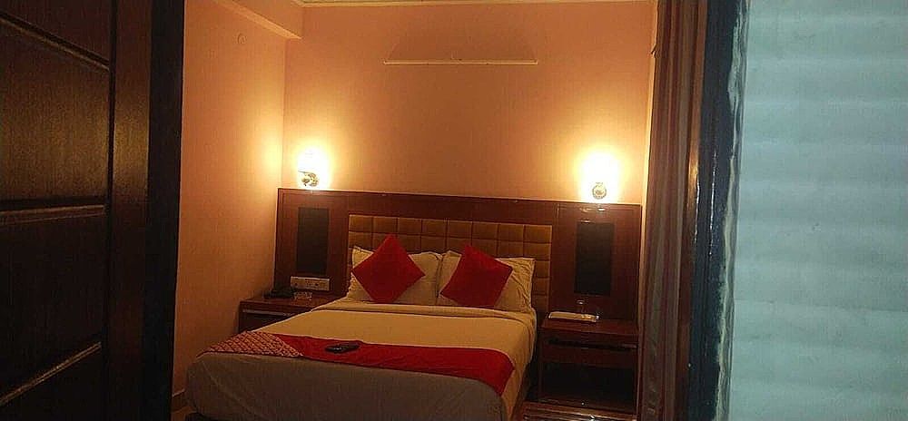 Swarnam Residency Classic Room 9