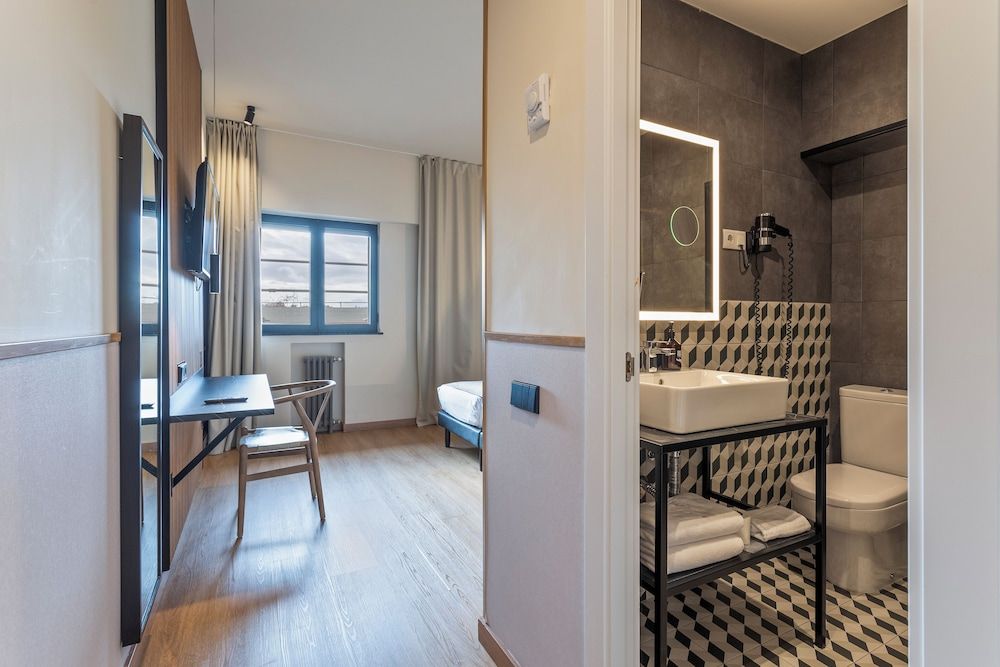 Acta Madfor Standard Double Room 10