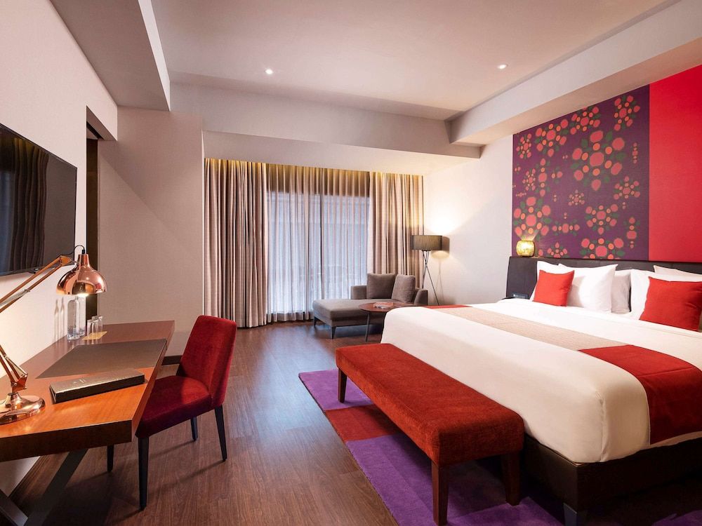Deluxe Suite - 2 Bedroom - Kitchenette - Large Living area