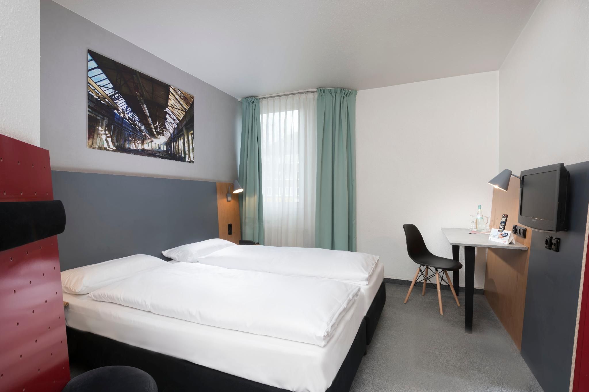 Standard Twin Bed