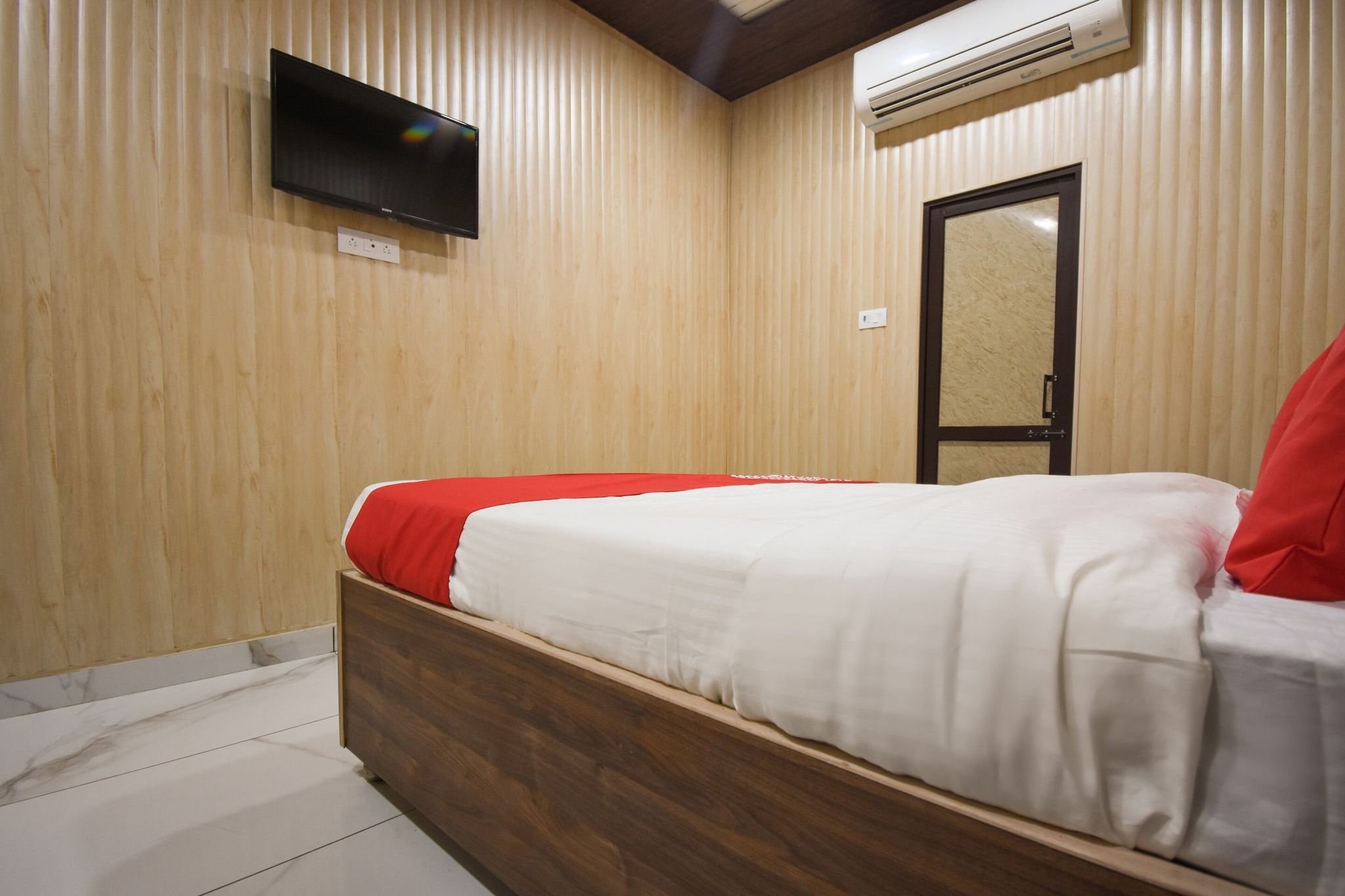 OYO Flagship 62786 Hotel New Delhi Classic 9
