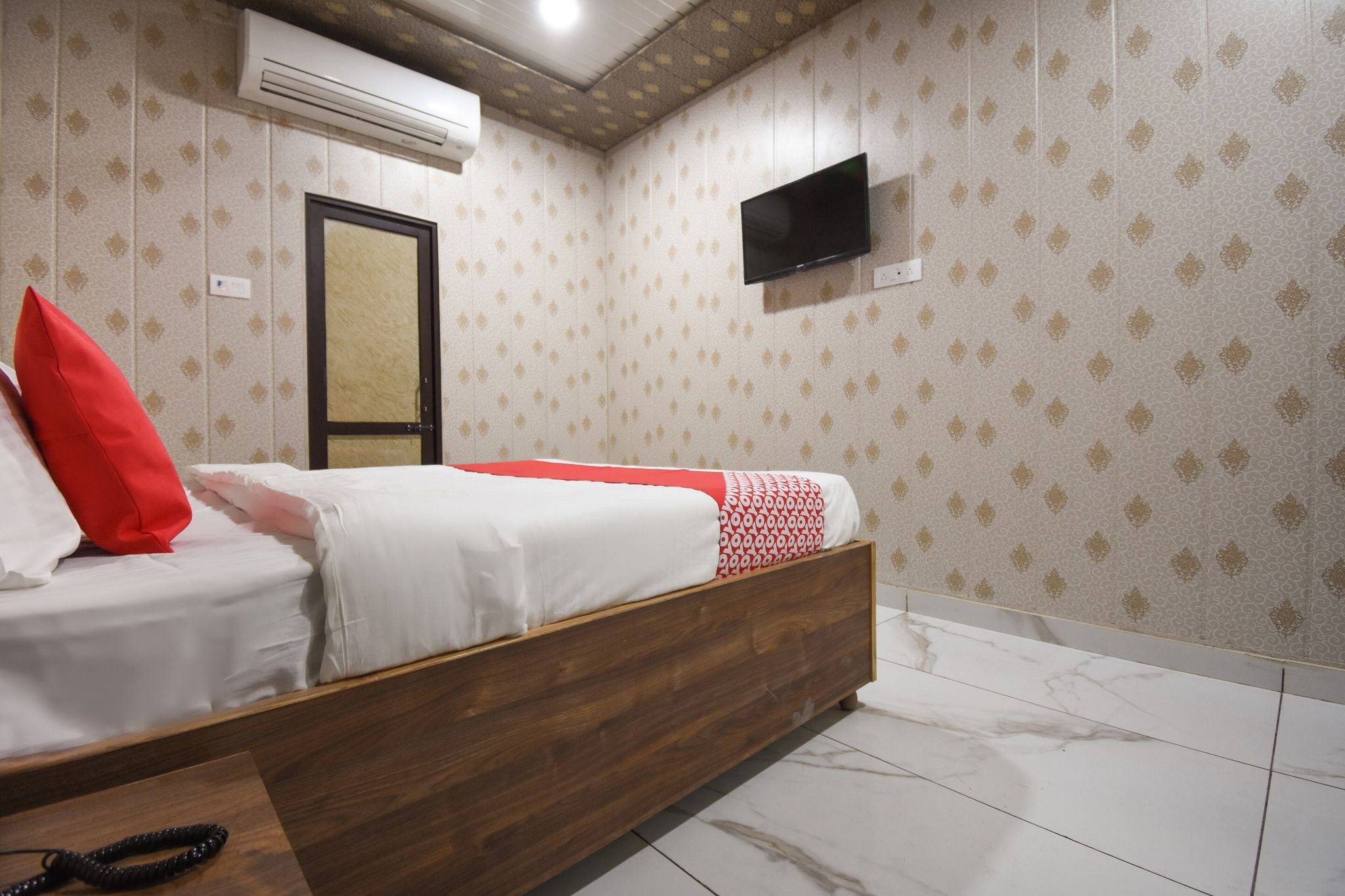 OYO Flagship 62786 Hotel New Delhi Classic 12
