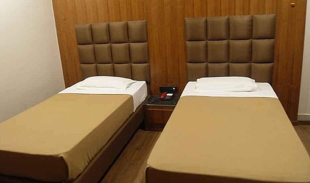 ADB Rooms Hotel Surabhi International Super Deluxe Room 16