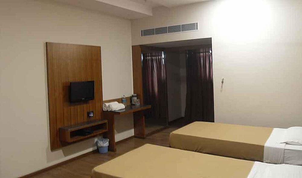 ADB Rooms Hotel Surabhi International Super Deluxe Room 17
