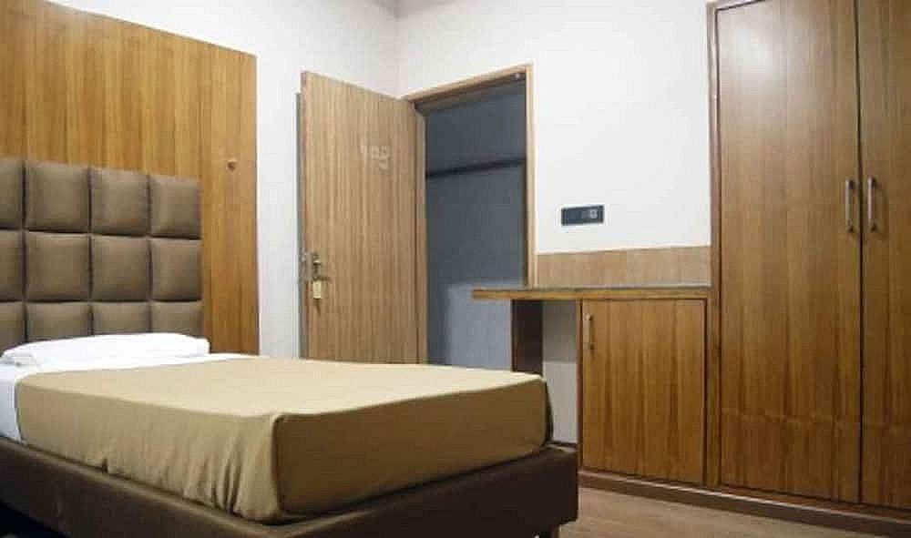 ADB Rooms Hotel Surabhi International Super Deluxe Room 11