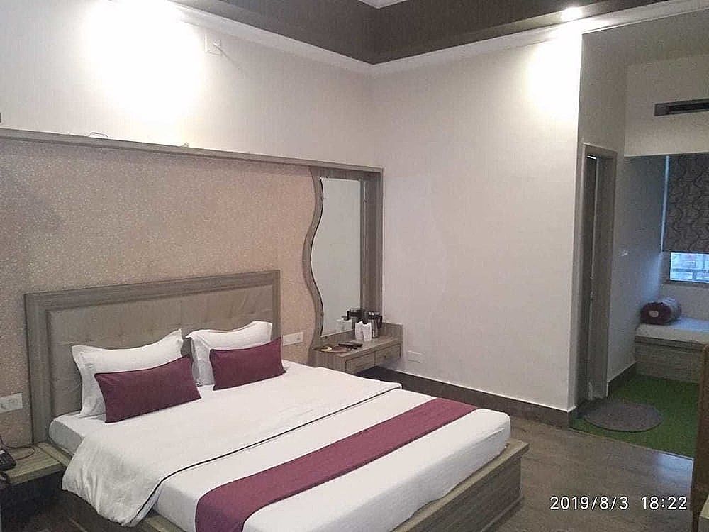ADB Rooms Hotel Surabhi International Family Studio Suite 2