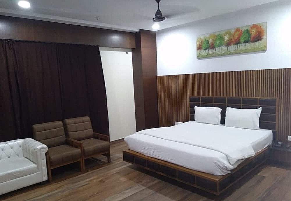 ADB Rooms Hotel Surabhi International Super Deluxe Room 12