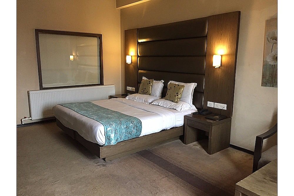 undefined Capital O 9508 Hotel Pine Spring 8