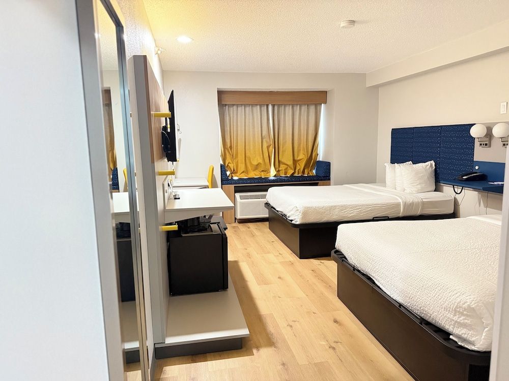 Room, 2 Queen Beds, Non Smoking