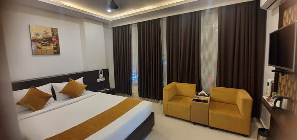 Deluxe Room, 1 Queen Bed, Accessible