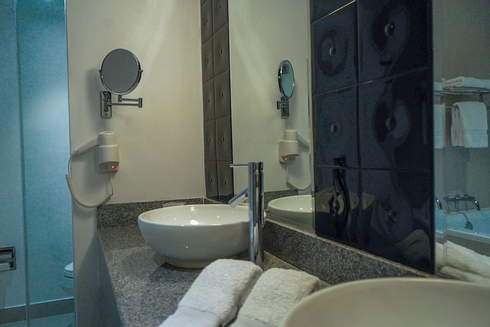 undefined NM Lima Hotel 9