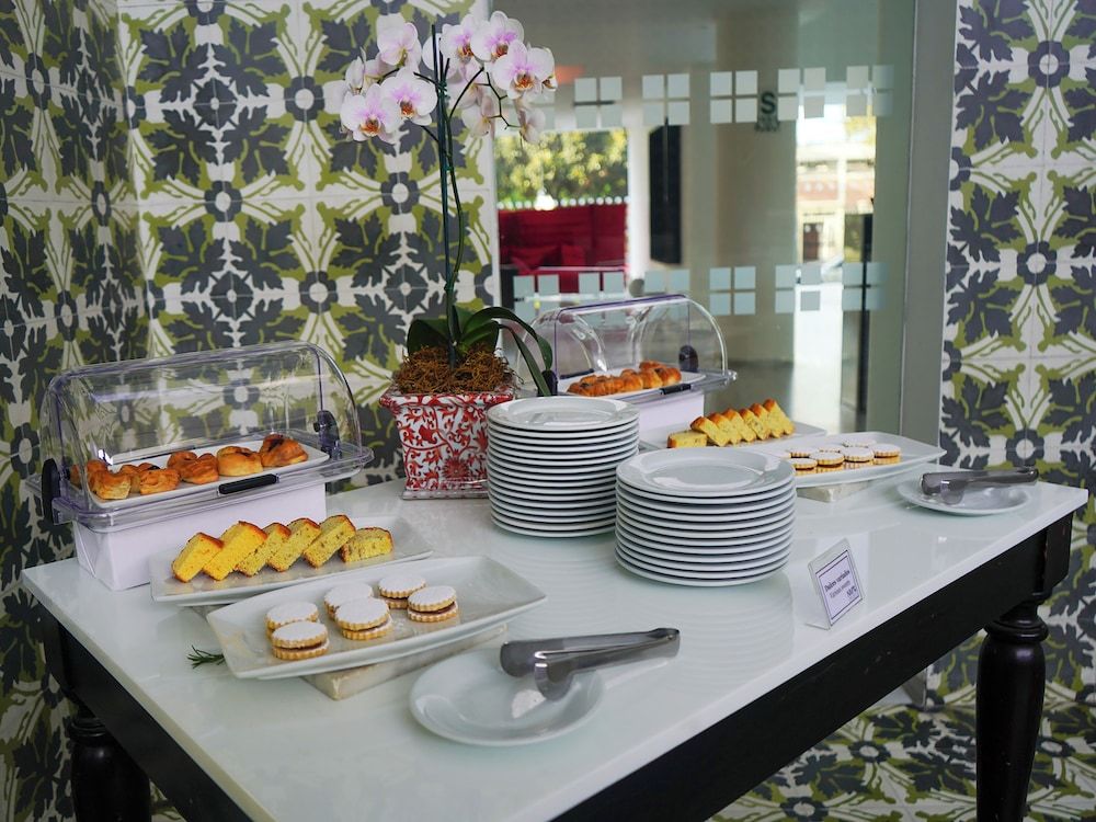 undefined NM Lima Hotel 9
