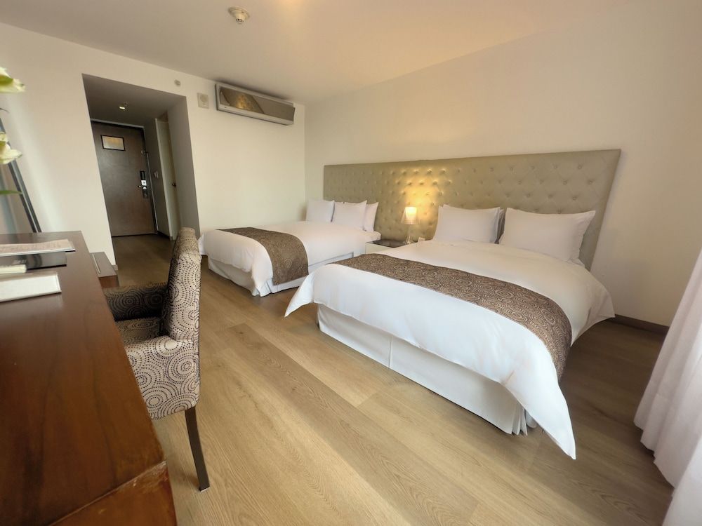 NM Lima Hotel Premium Twin Room