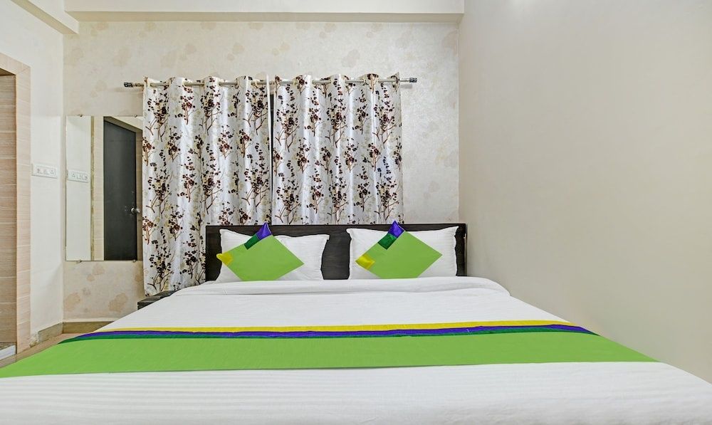 Treebo Alankar Hoshangabad Road Double Room 2