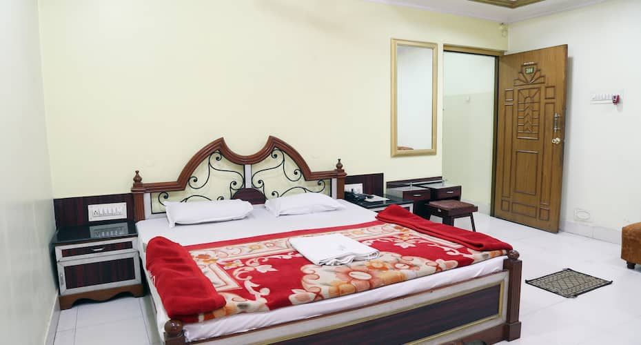 HOTEL PARBATI INTERNATIONAL SUPER DELUXE ROOM 4