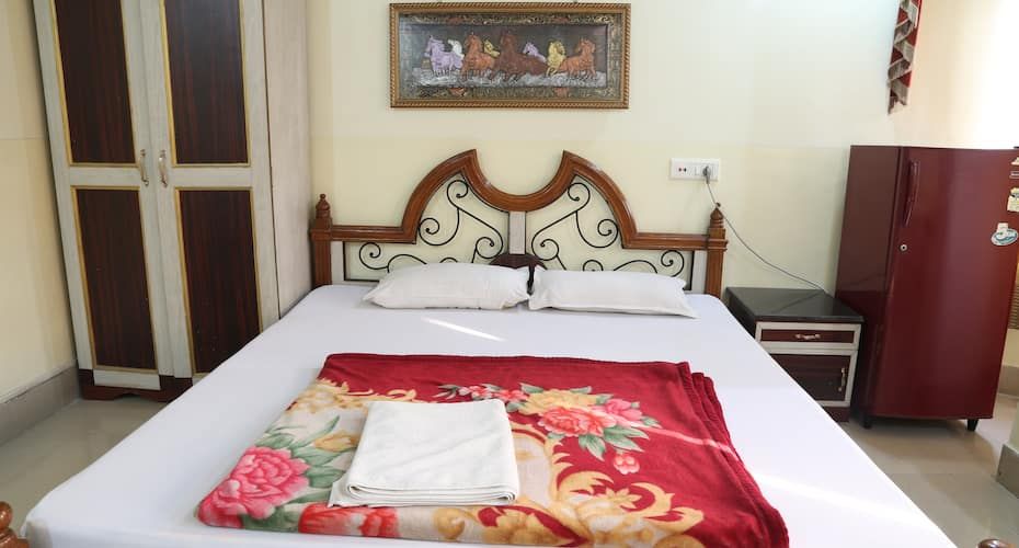 HOTEL PARBATI INTERNATIONAL SUPER DELUXE ROOM 3