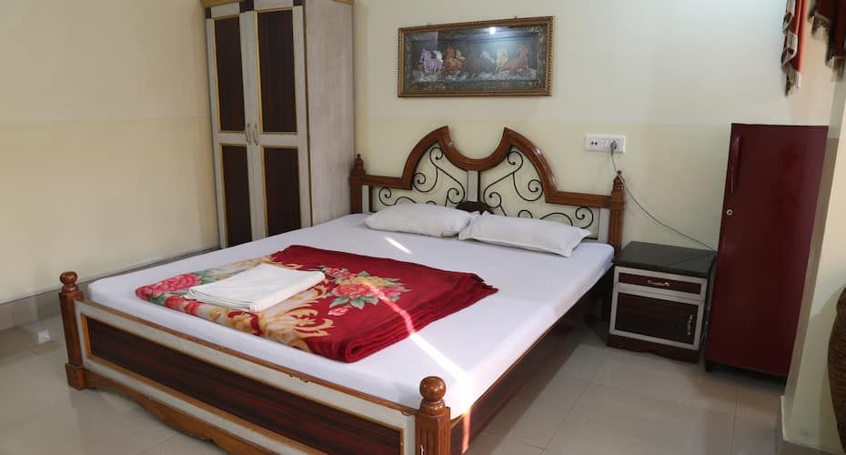 HOTEL PARBATI INTERNATIONAL SUPER DELUXE ROOM 5