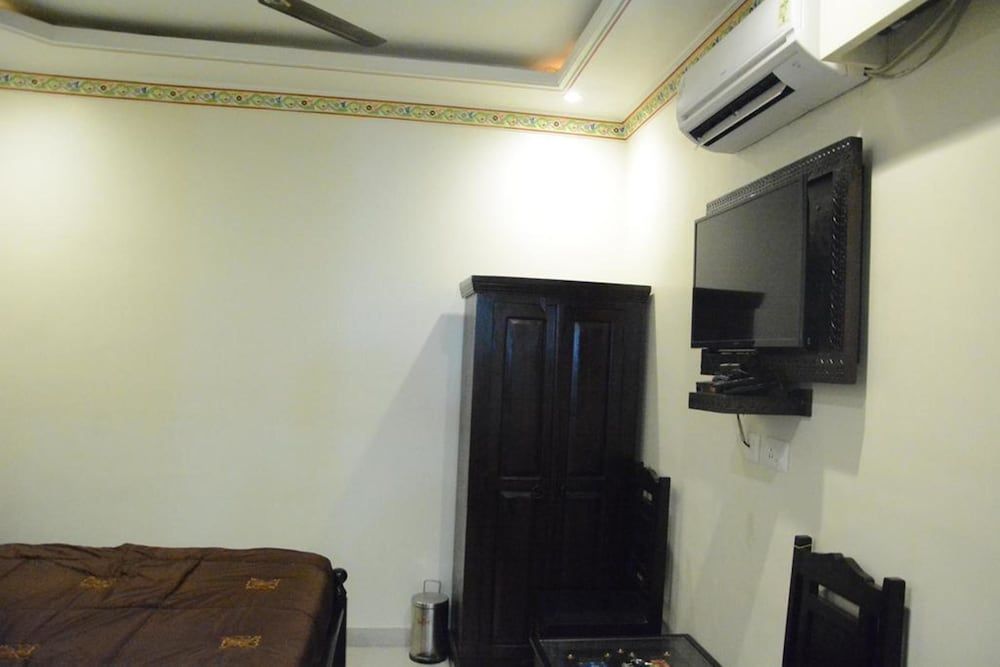 undefined HOTEL SURYA GARH 10