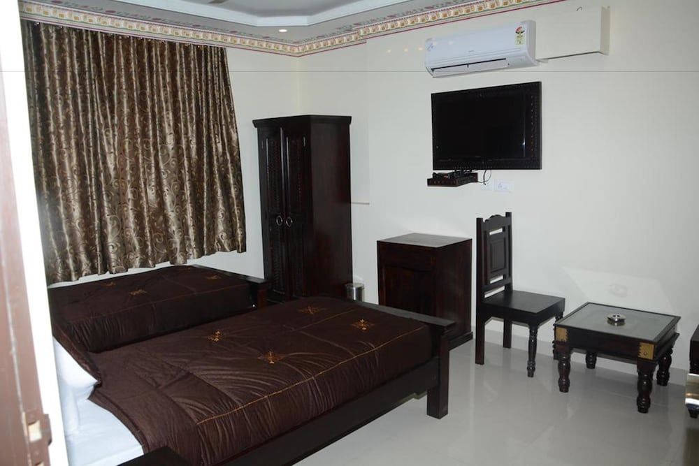 undefined HOTEL SURYA GARH 8