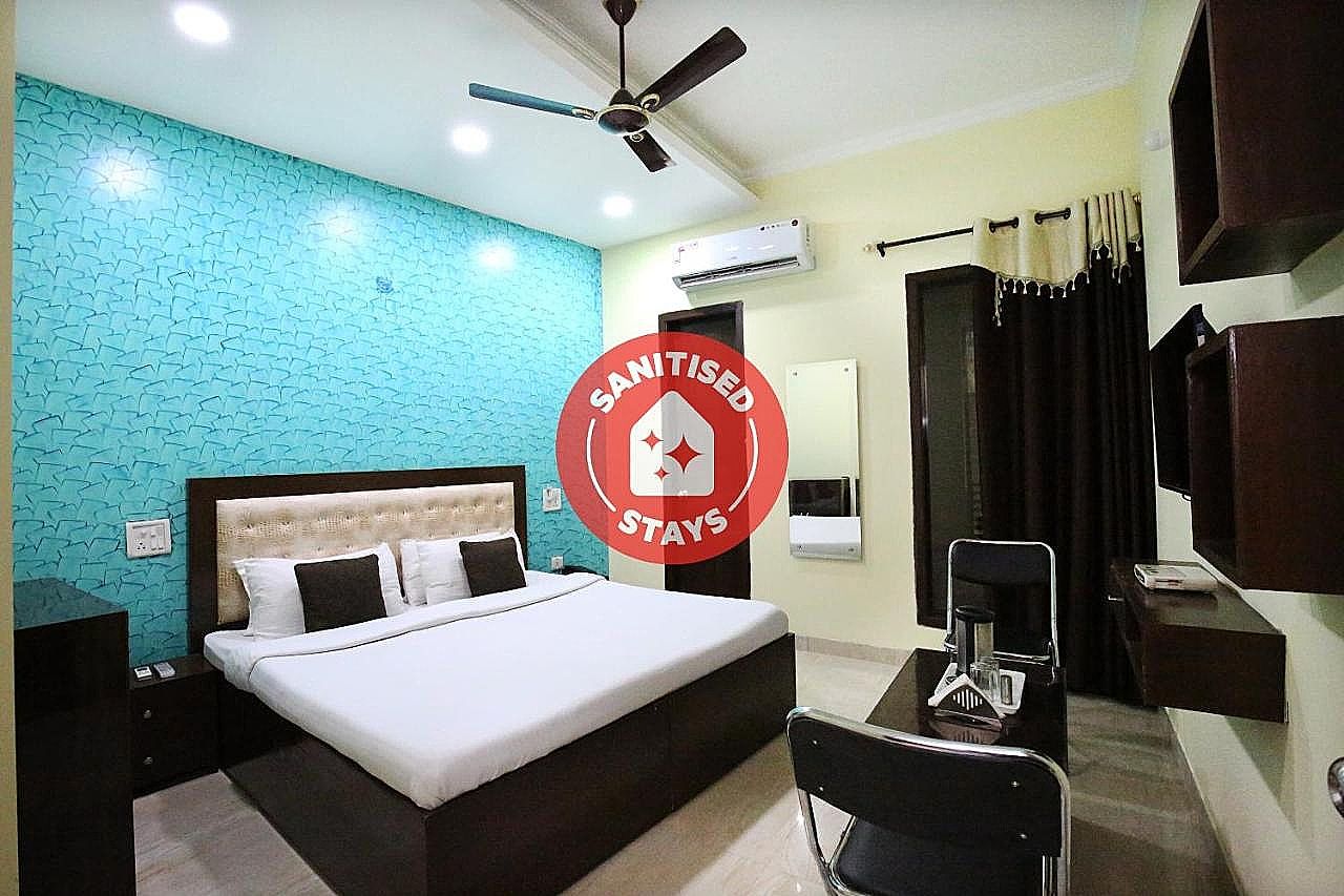 undefined Vaccinated Staff- OYO 7724 HOTEL PR CHANDIGARH 10