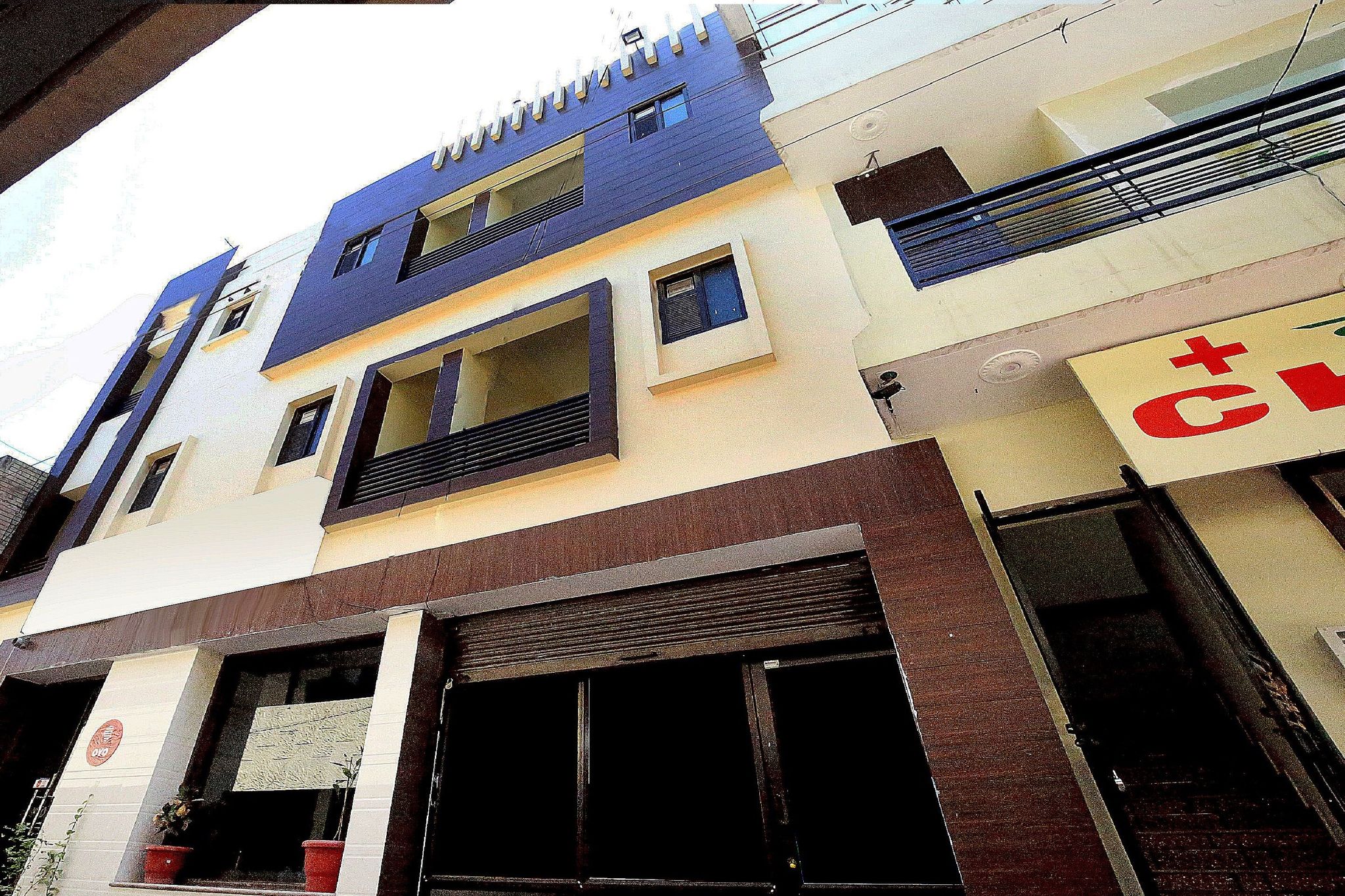 undefined Vaccinated Staff- OYO 7724 HOTEL PR CHANDIGARH 3