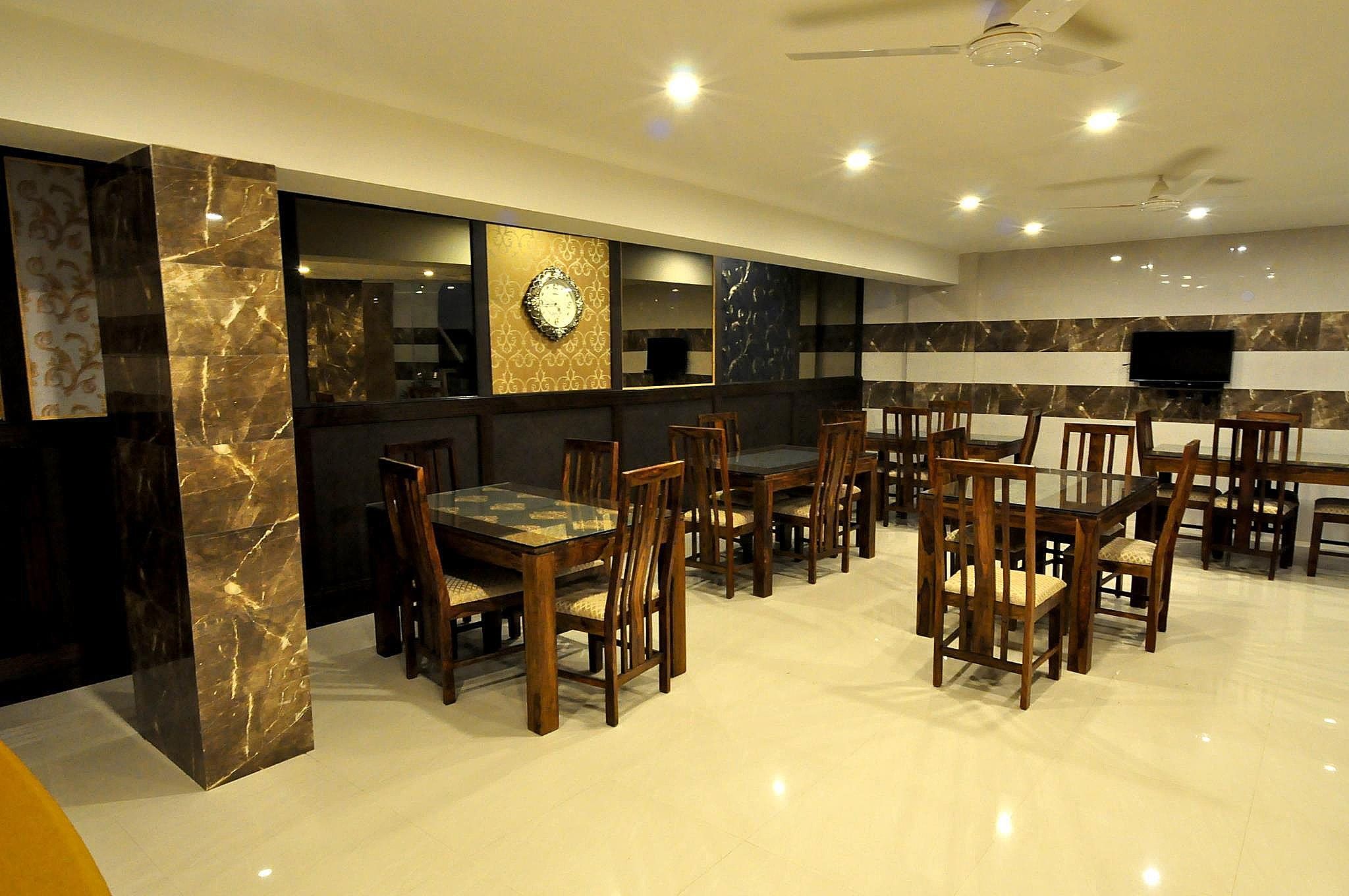 Food & Dining