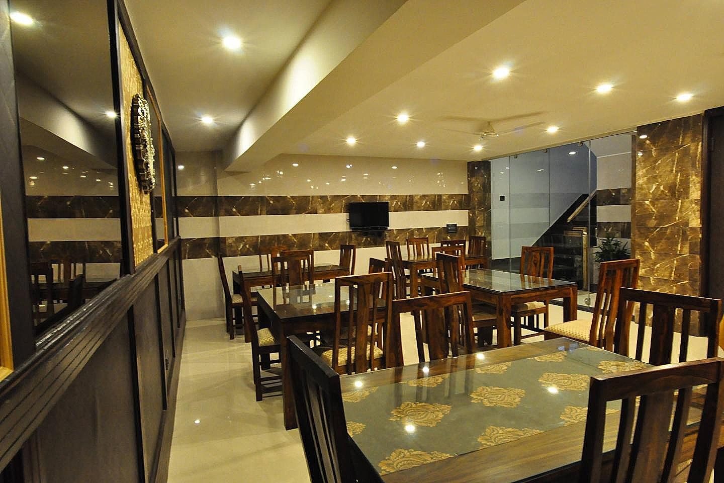 Food & Dining