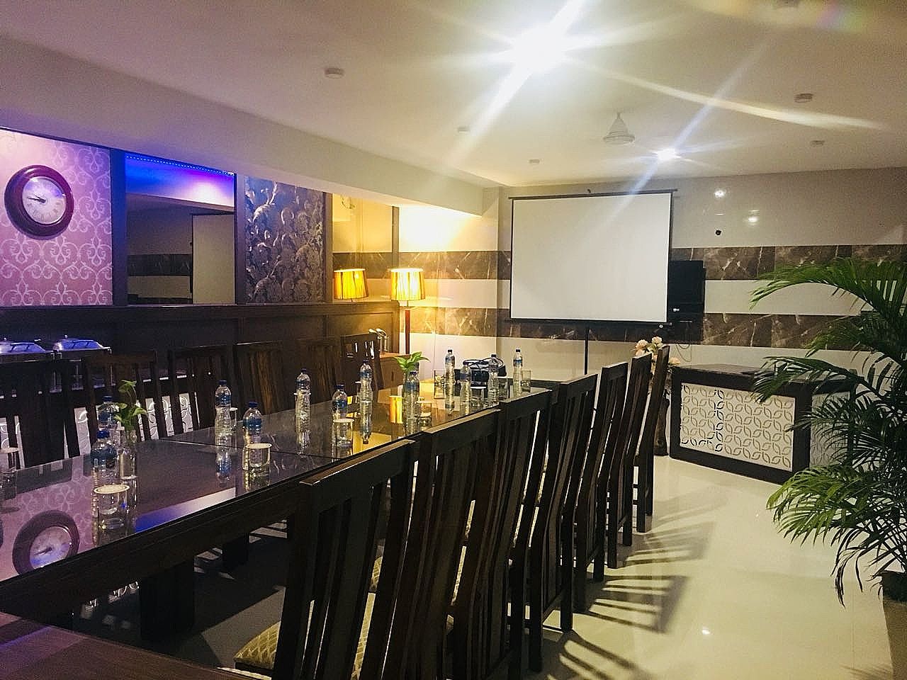 Food & Dining