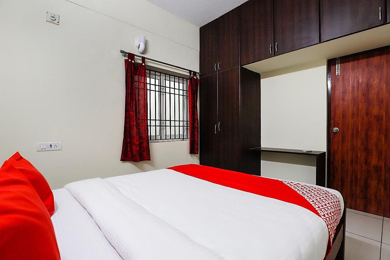 OYO 67036 RR Residency Classic