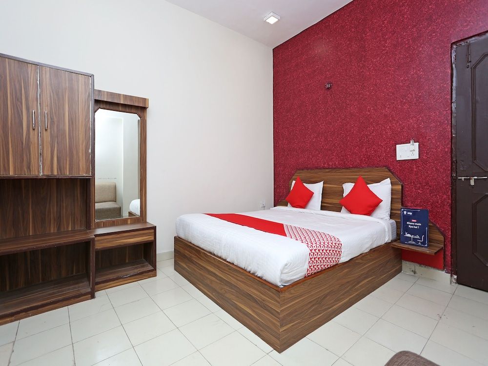 OYO 7859 Hotel Gurukripa Double or Twin Room 8