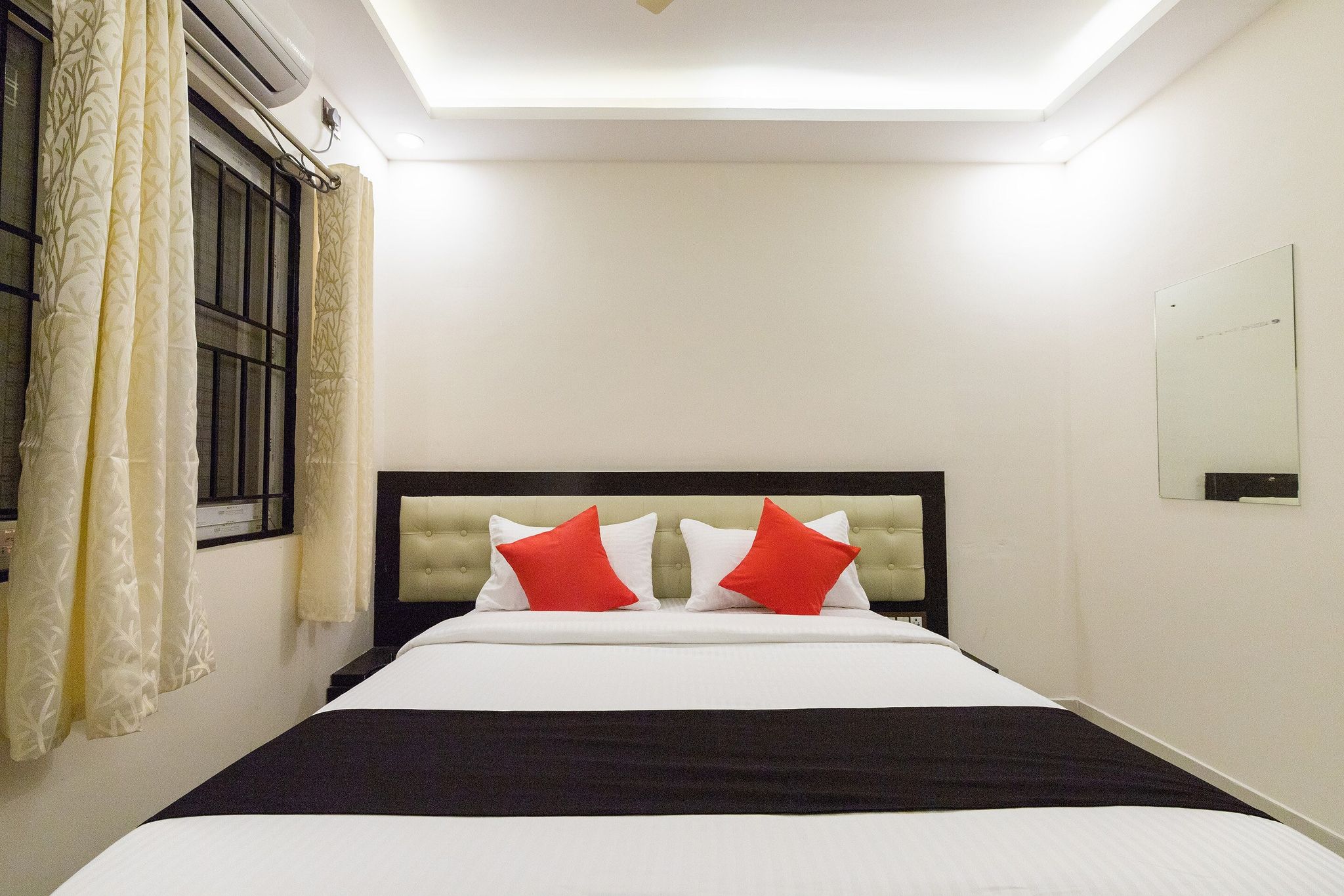 Super Capital O Regal suites Classic Room 21