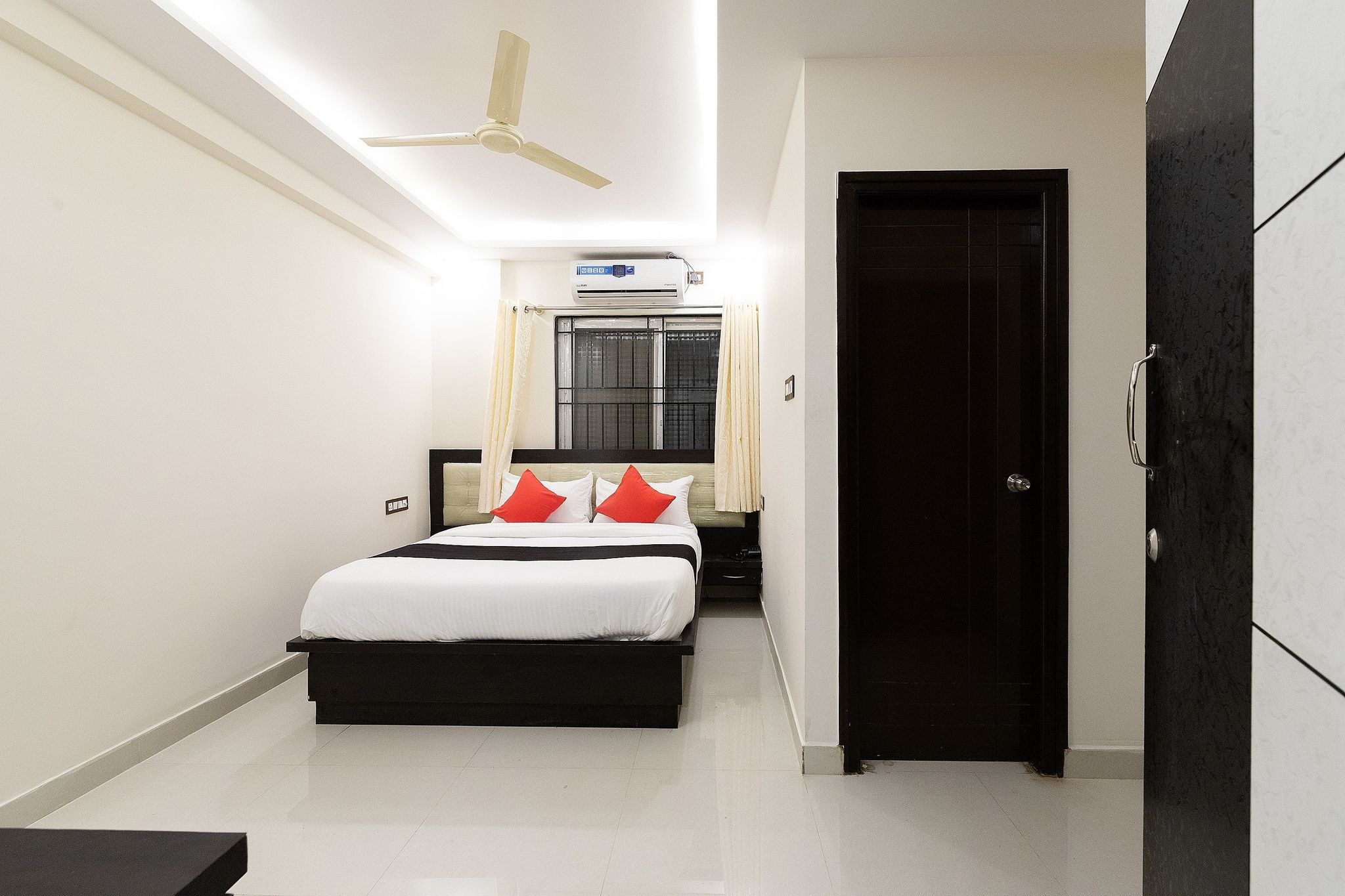 Super Capital O Regal suites Classic Room 20