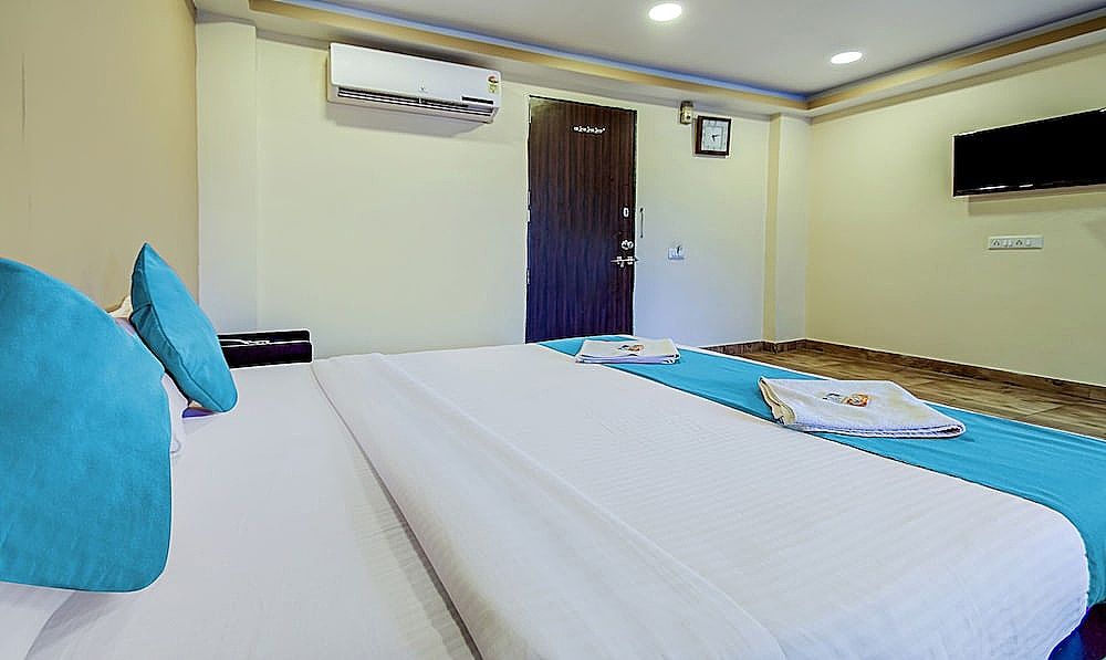 Hotel Rajdeep Inn Deluxe Room