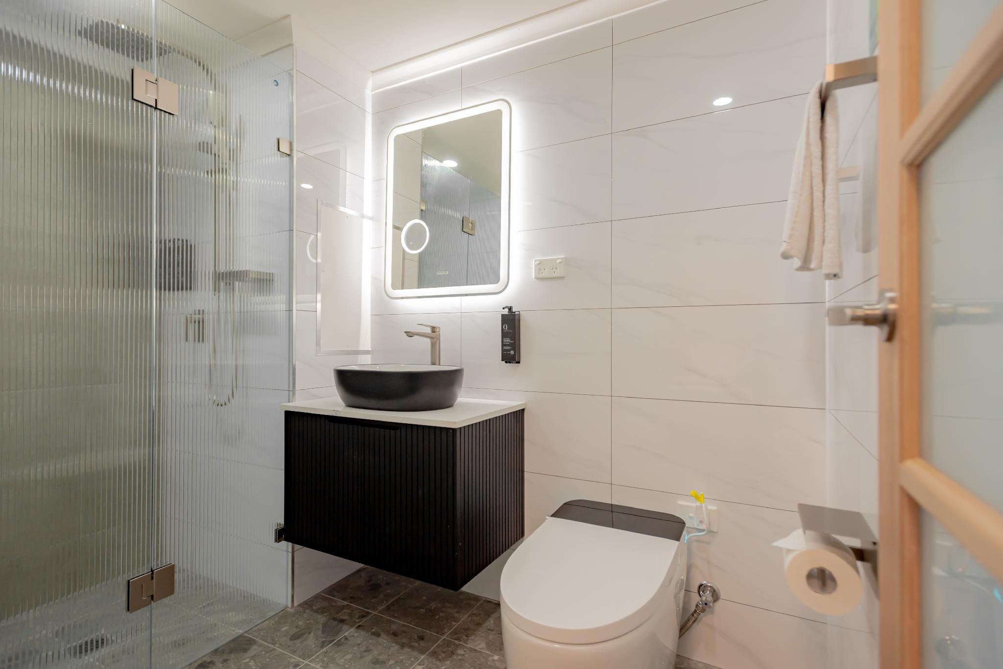 Premium Queen Room with Kitchen