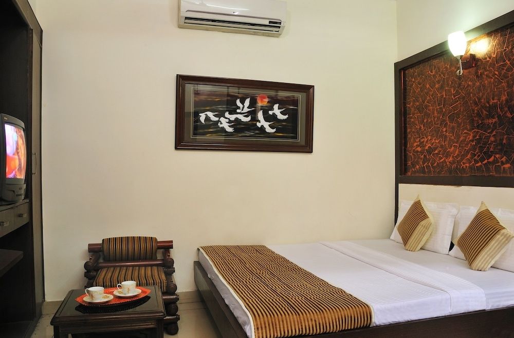 Deluxe Triple Room (AC)