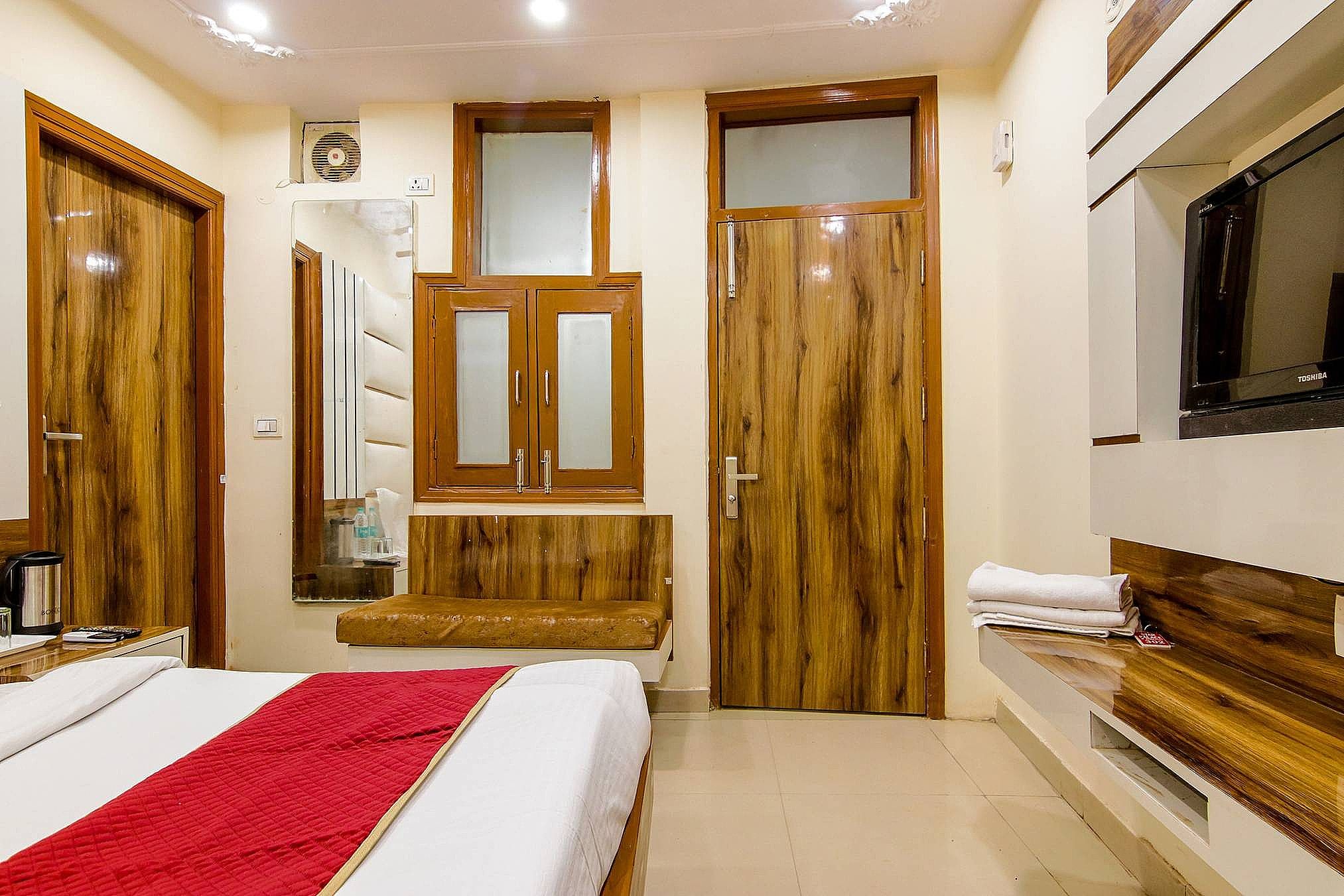 Hotel Star Palace @ New Delhi Railway Station Deluxe Room