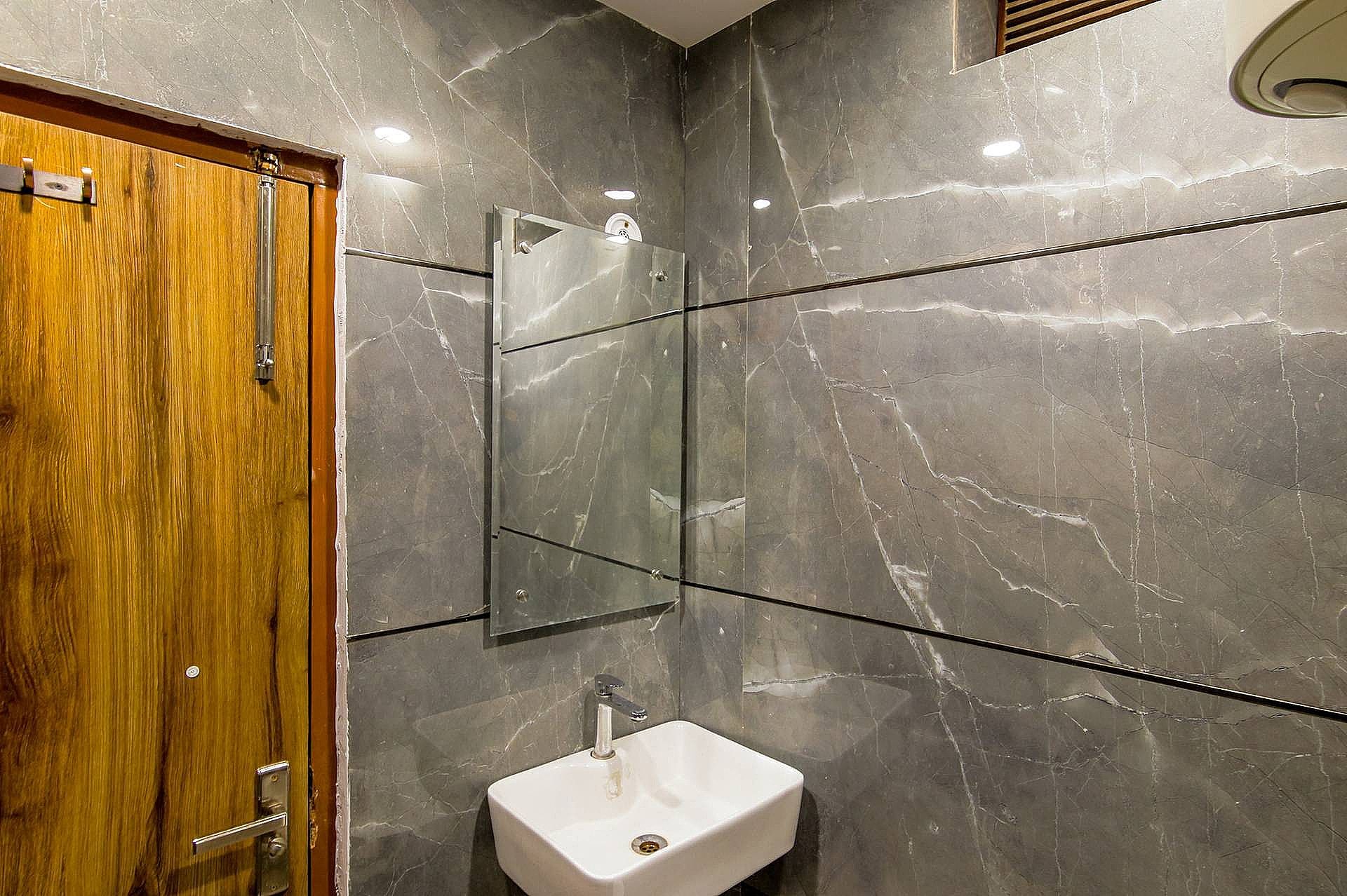 Hotel Star Palace @ New Delhi Railway Station Deluxe Room 6