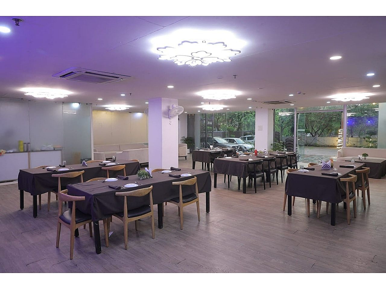 Food & Dining