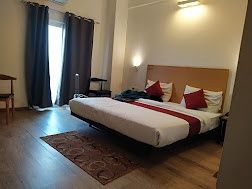 Hotel Aarkay Palace Noida Super Deluxe Room 2