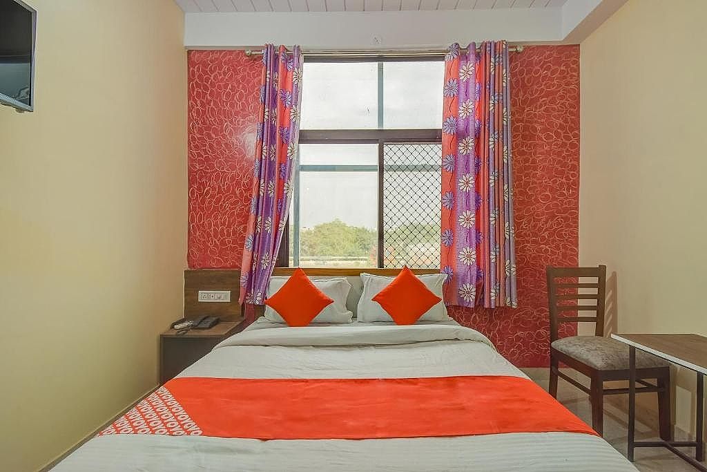 Hotel O Royal Blue Classic Room 5