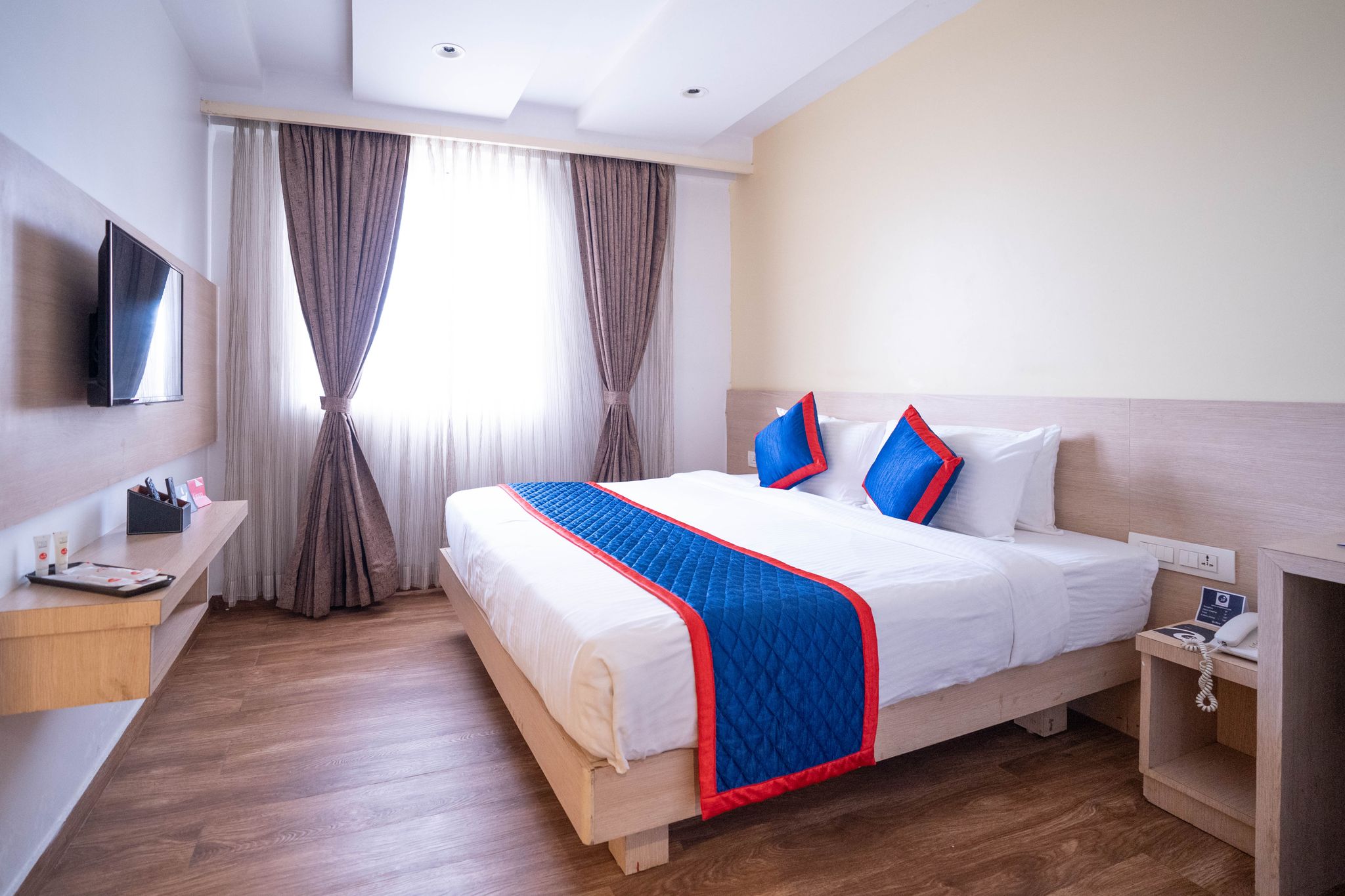 Superior Queen AC Room