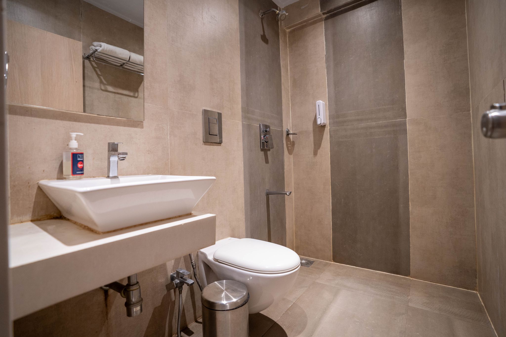 Superior Queen AC Room