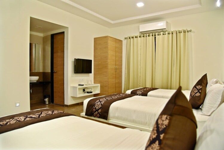 Premium 3 bed Room