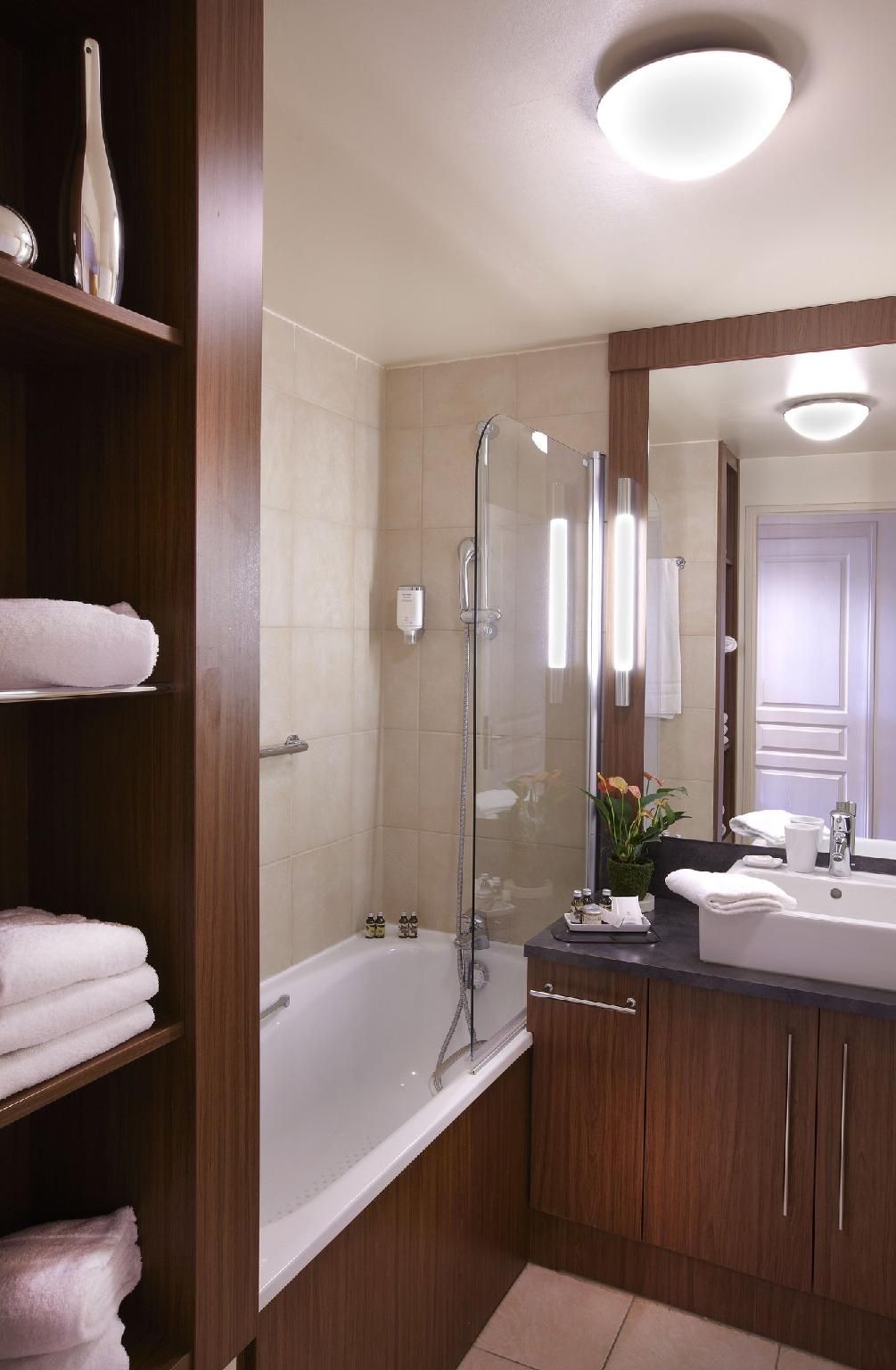 1-Bedroom Apartment