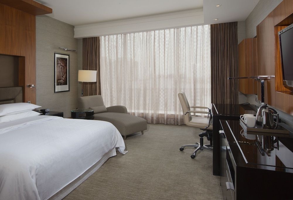 Club Room, 1 King Bed