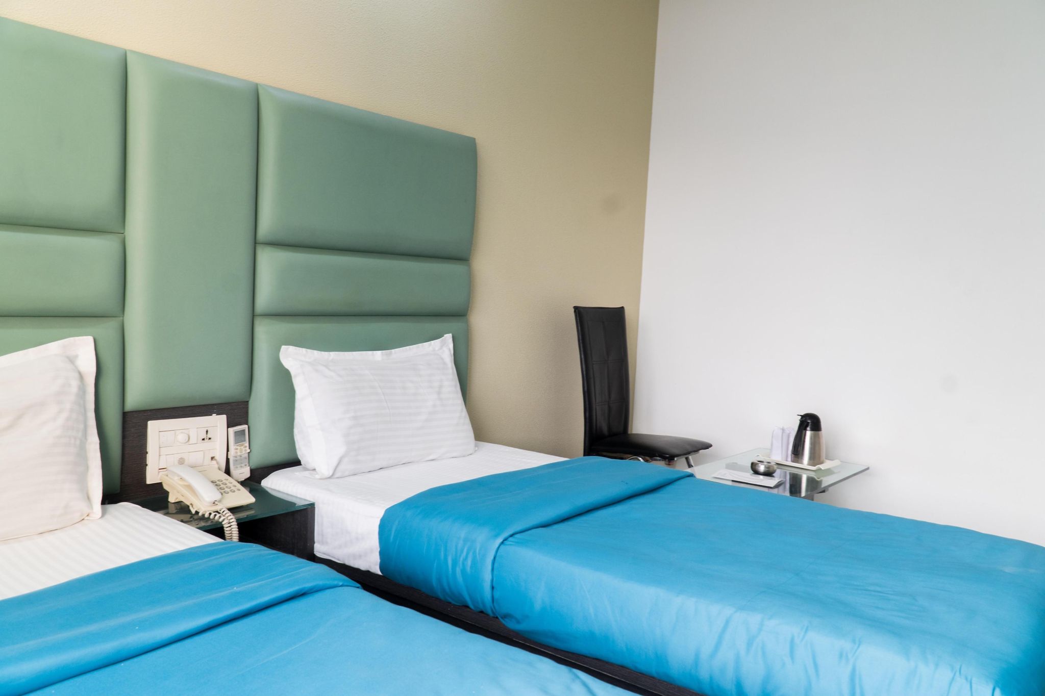 The Horizon Hotel Deluxe Room 2