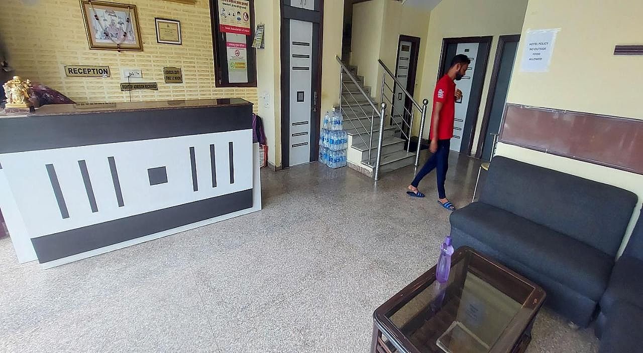 Hotel Shiv Angan