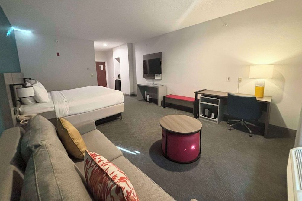 Suite, 1 King Bed, Non Smoking, Jetted Tub