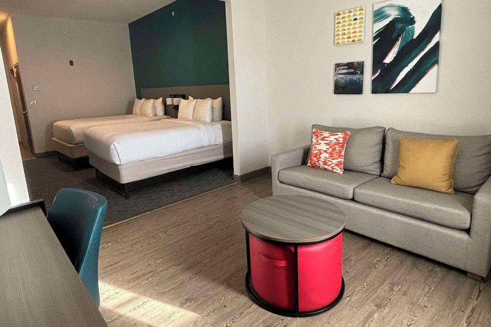 Suite, Multiple Beds